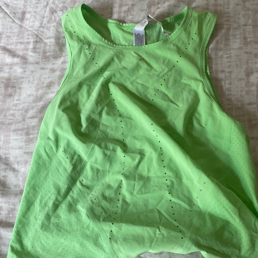 lululemon tanktop